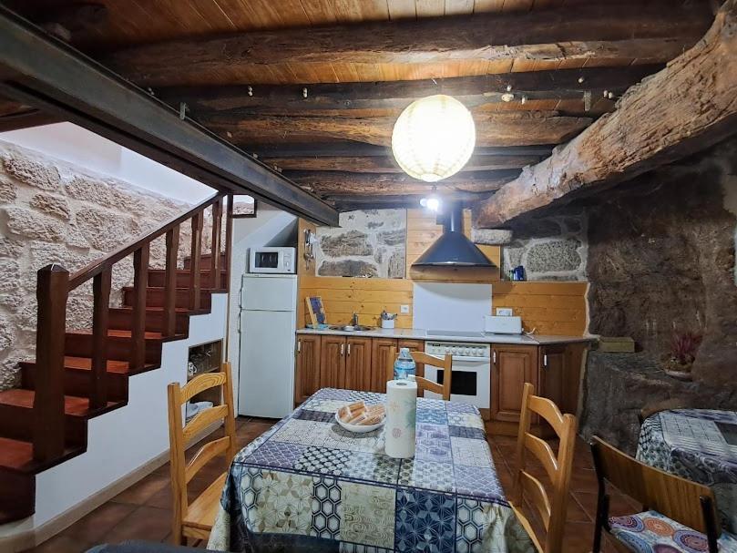Hébergement de vacances La Casa De Rocas - En La Ribeira Sacra *